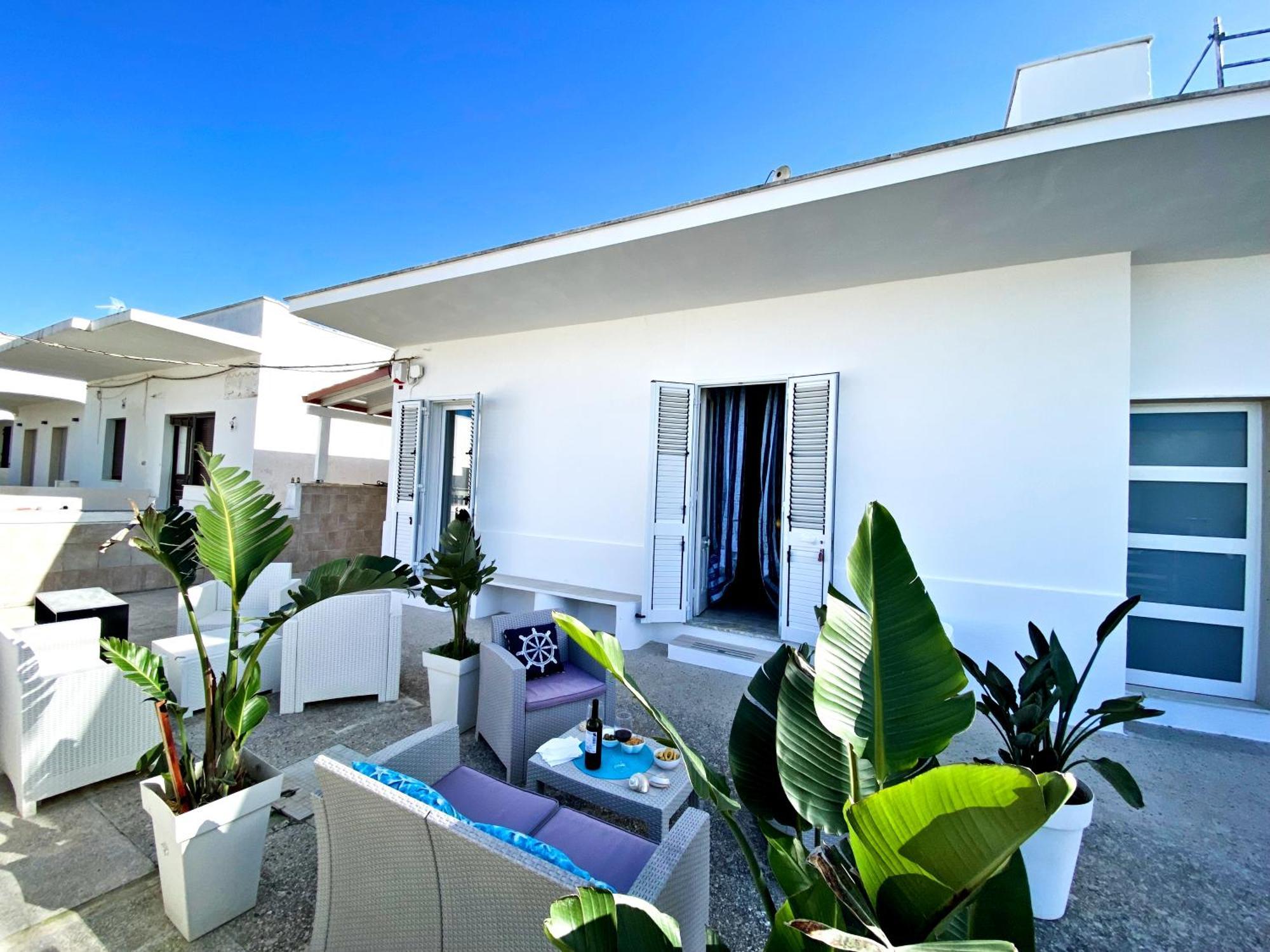Aria Di Mare Mancaversa - Elegante Appartamento Marina di Mancaversa Exterior foto